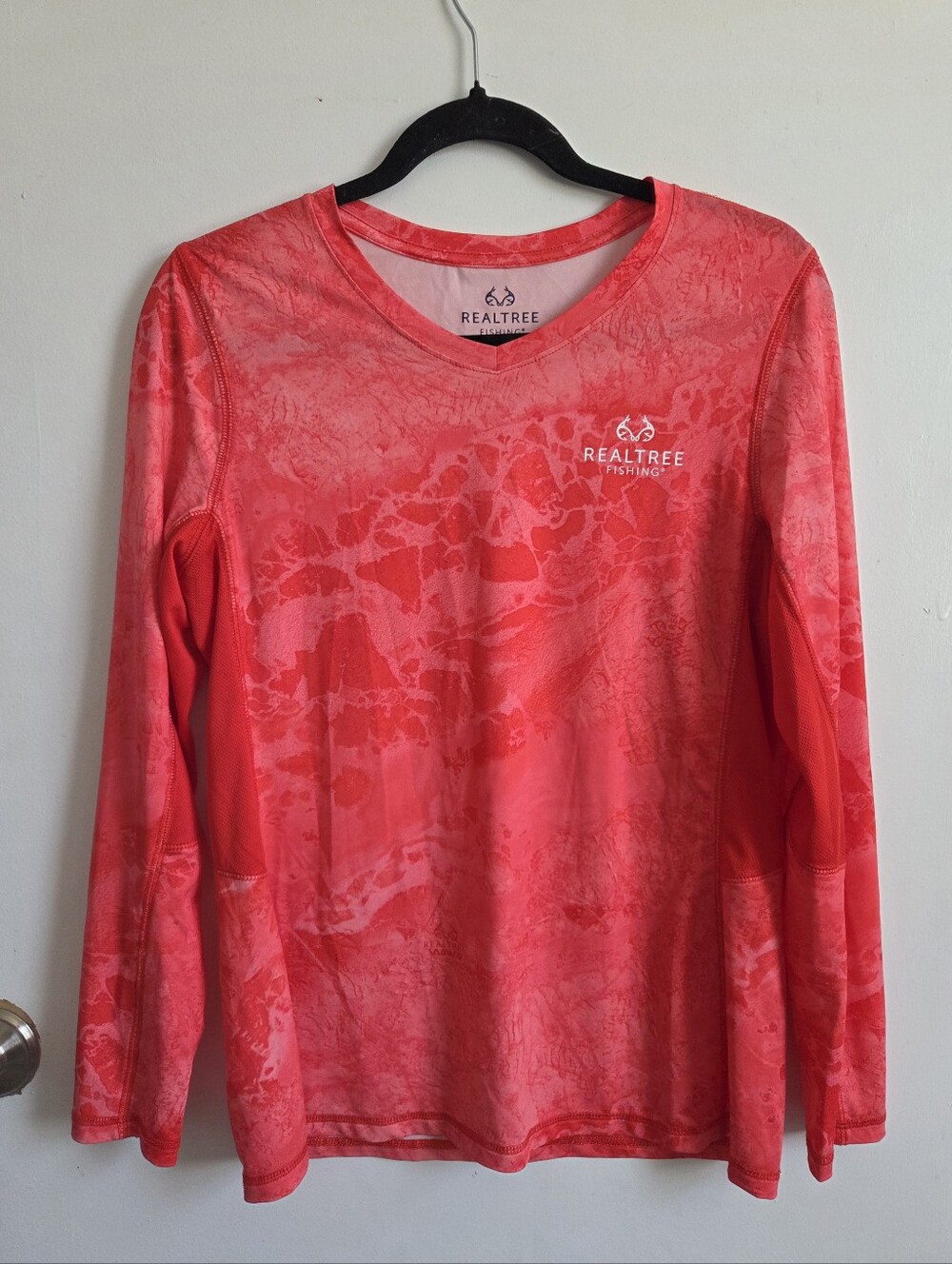 Realtree Women's Wav3 Long Sleeve Performance Fishing Tee Red Camo Size Small